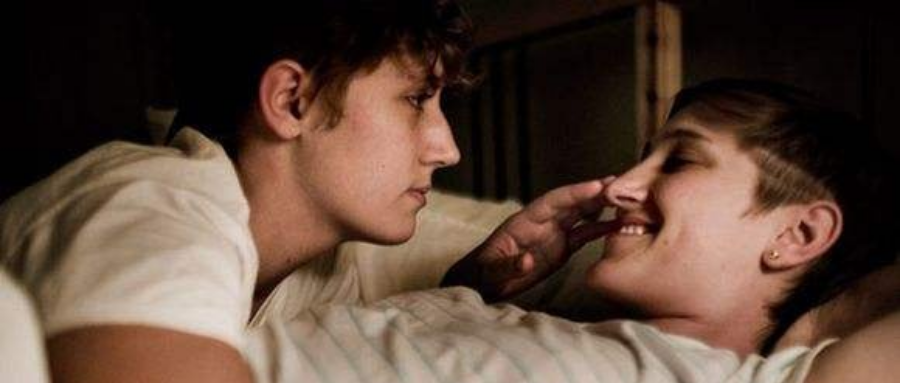 希腊电影在雅典卫城拍摄露骨同性啪啪场景，引起震怒丨彩虹奶爸