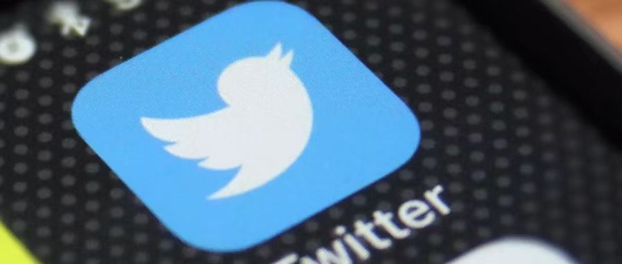 男同Twitter吸引15万粉丝，被同事举报法院却判他无罪丨彩虹奶爸